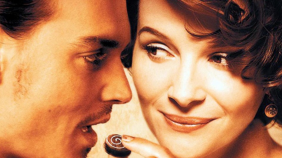 Johnny Depp a Juliette Binoche ve filmu Čokoláda.